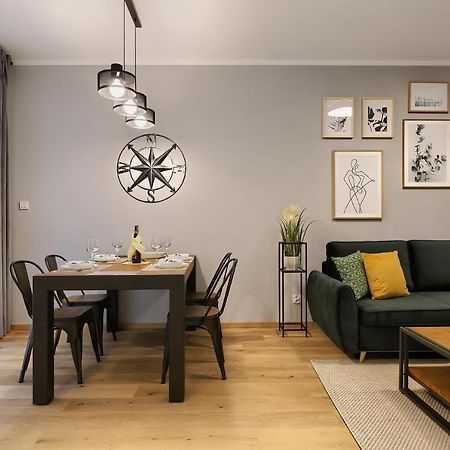 Zentrum II Apartament Parking By Impero Poznań Kültér fotó